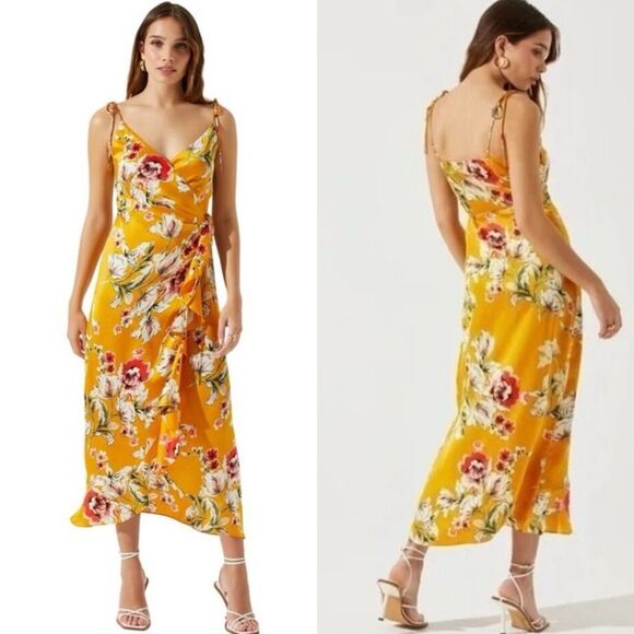 Astr Dresses & Skirts - NWOT ASTR The Label Floral Satin Wrap Dress